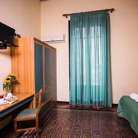 Hotel Italia Палермо Экстерьер фото