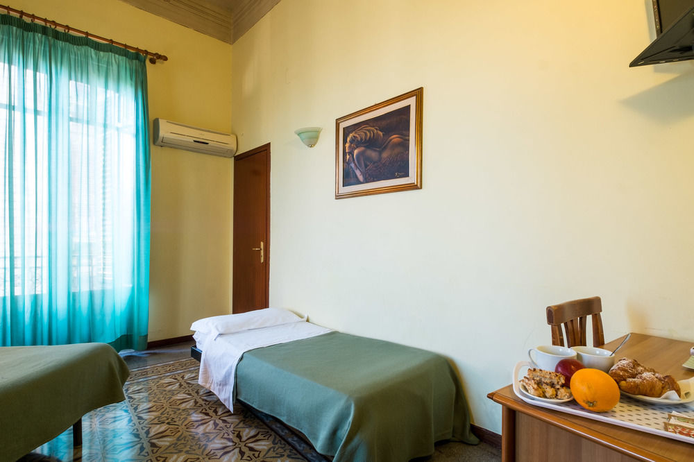 Hotel Italia Палермо Экстерьер фото